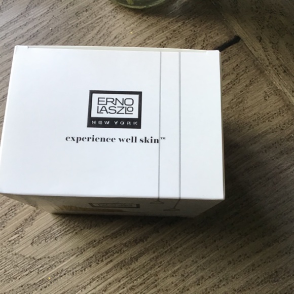 Erno Laszlo Lighten and Brighten Vitamin C Peel - Picture 2 of 5